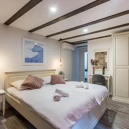 فندق مبيت وإفطار Old Town Matusko