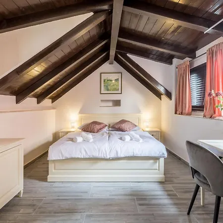 فندق مبيت وإفطار Old Town Matusko 3*