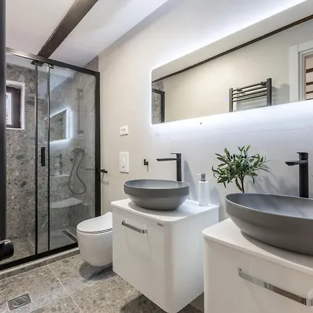 Old Town Matusko سبليت