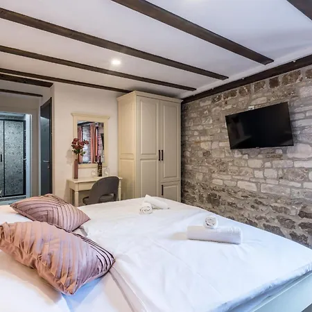 Old Town Matusko فندق مبيت وإفطار سبليت