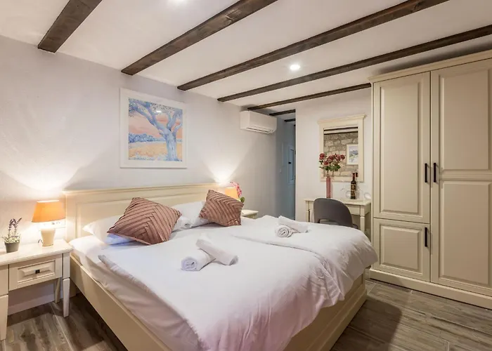 Old Town Matusko Split