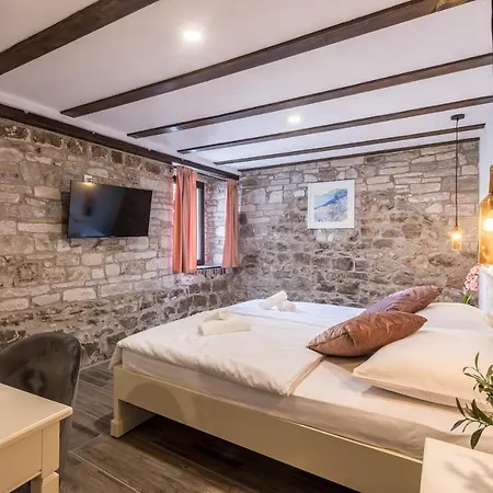 Old Town Matushko Bed & Breakfast