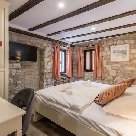 Nocleg ze śniadaniem Old Town Matusko 3*