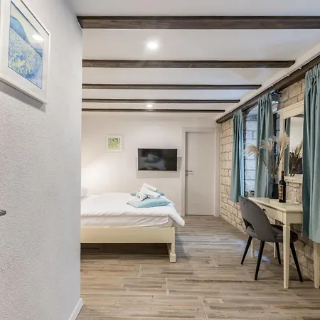 Old Town Matushko Bed & Breakfast 3*