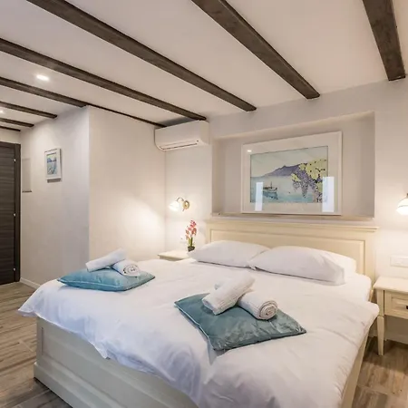 Old Town Matushko Bed & Breakfast