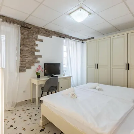 Bed & Breakfast Old Town Matushko Split