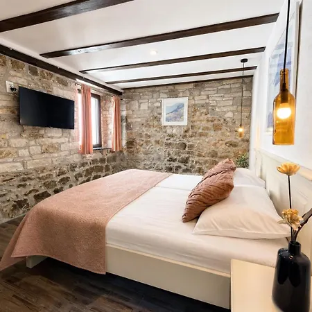 Old Town Matushko 3* Split