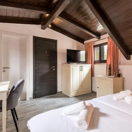 Old Town Matushko Bed & Breakfast 3*