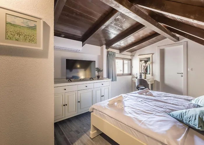 Old Town Matusko Split