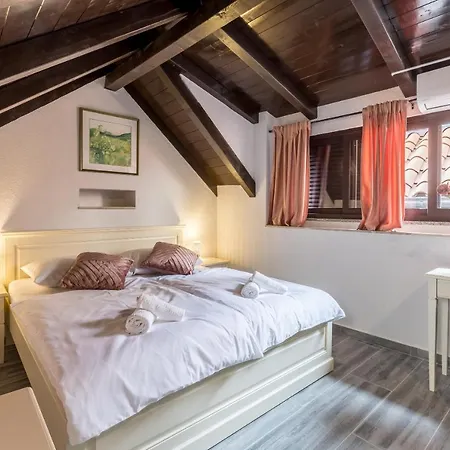 Old Town Matusko Bed & Breakfast *